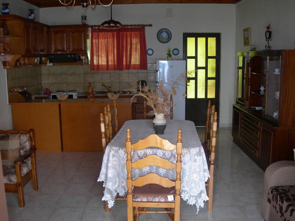 Emilios See View Apartment برباتي المظهر الخارجي الصورة